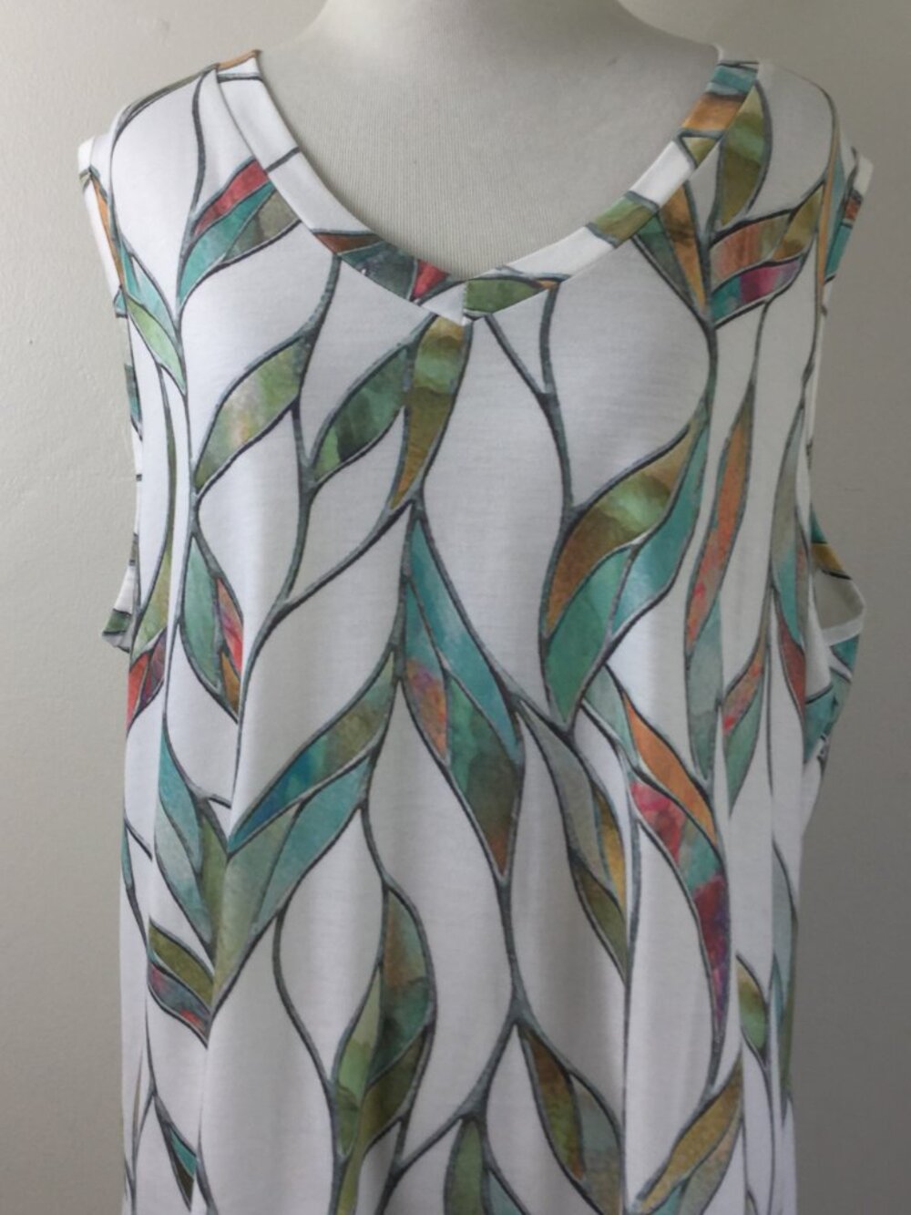 Sleeveless Top xl - Picture 2 of 5
